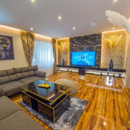 Luxury Apartment Black And Gold Mostar Eksteriør bilde