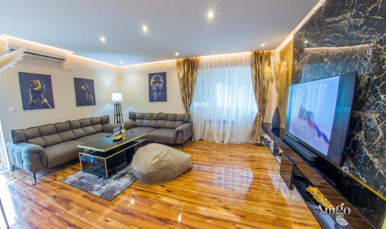 Luxury Apartment Black And Gold Mostar Eksteriør bilde