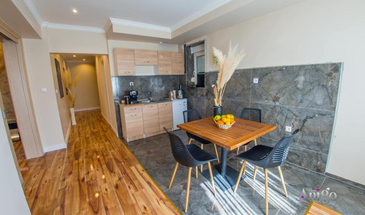 Luxury Apartment Black And Gold Mostar Eksteriør bilde