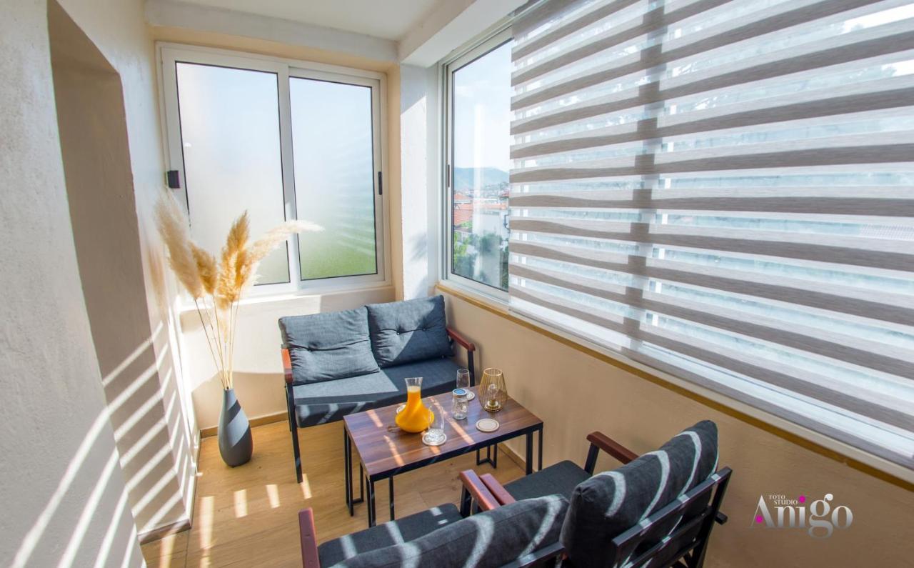 Luxury Apartment Black And Gold Mostar Eksteriør bilde