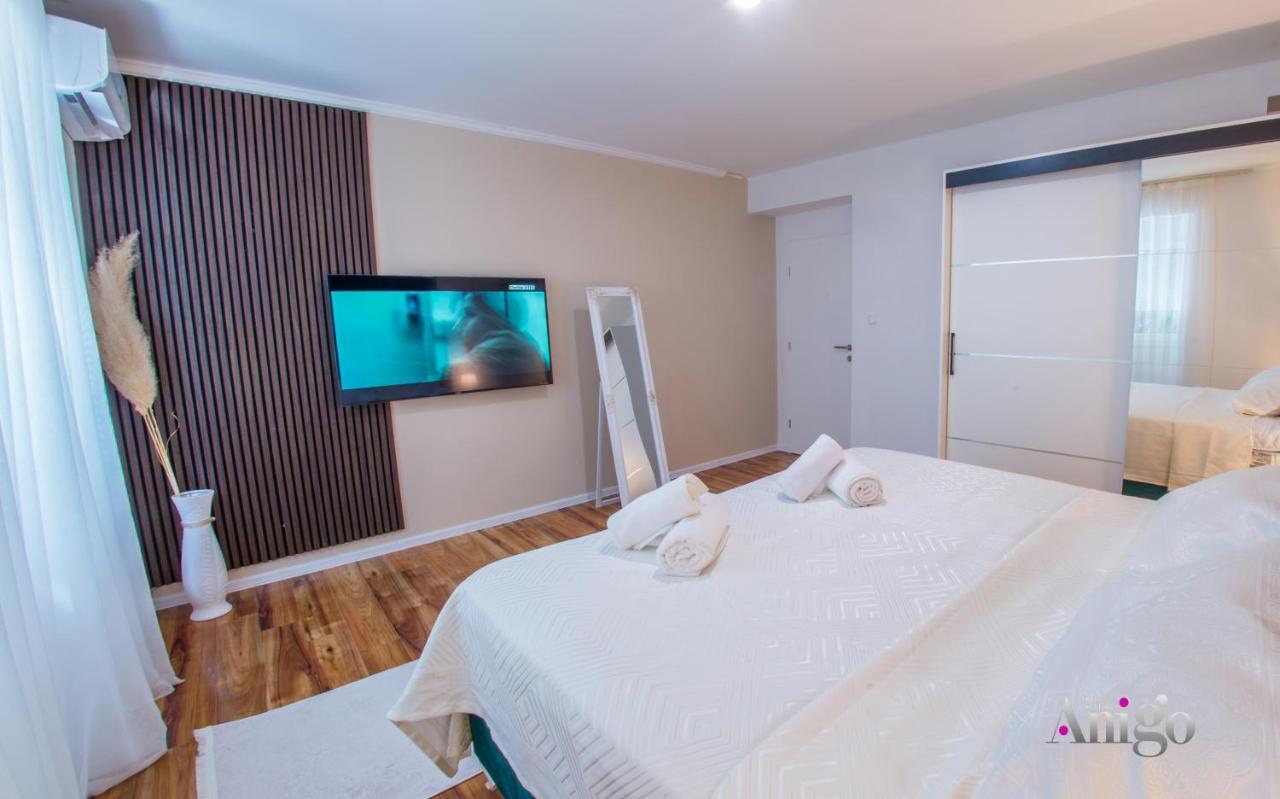 Luxury Apartment Black And Gold Mostar Eksteriør bilde