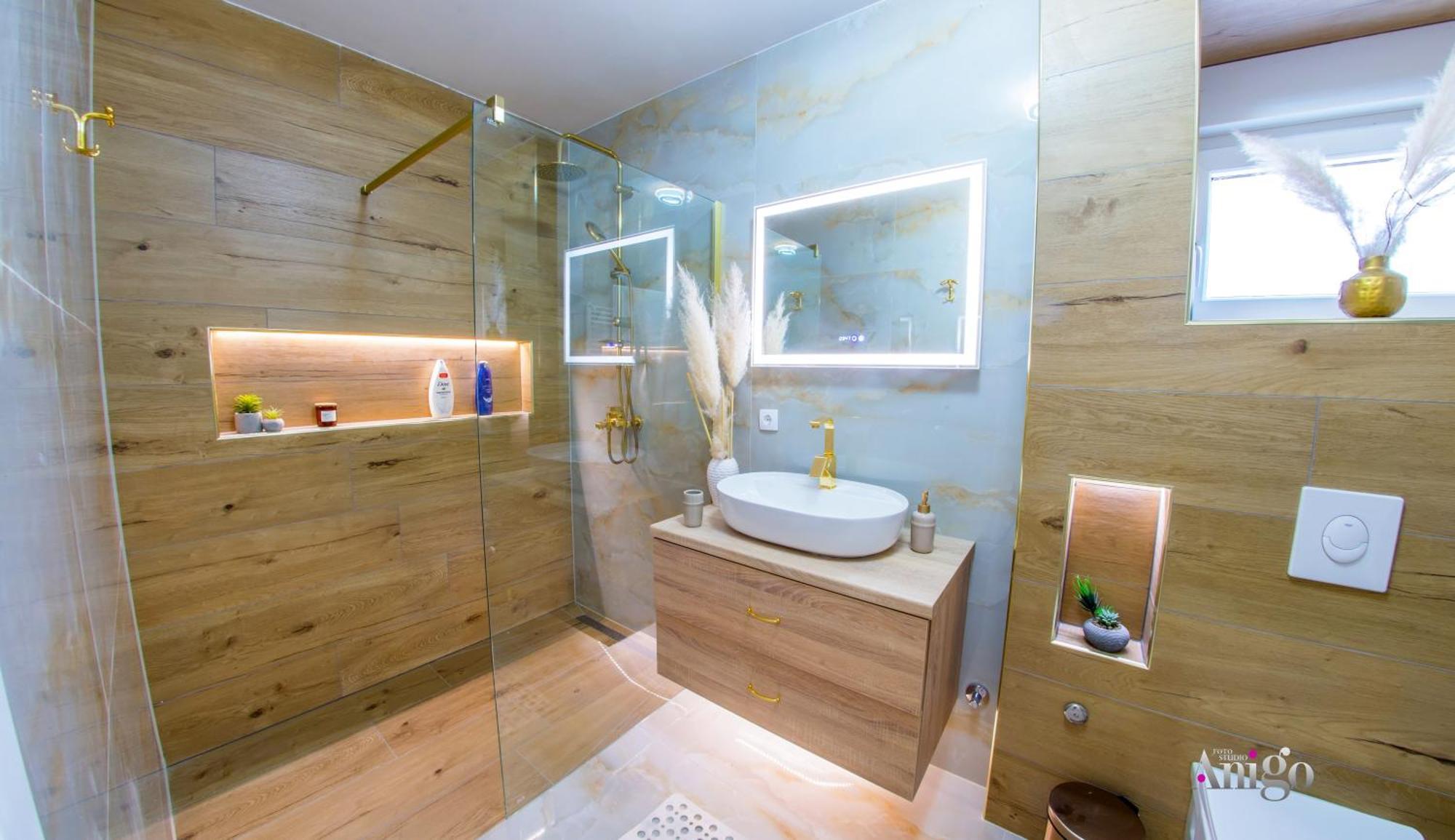 Luxury Apartment Black And Gold Mostar Eksteriør bilde