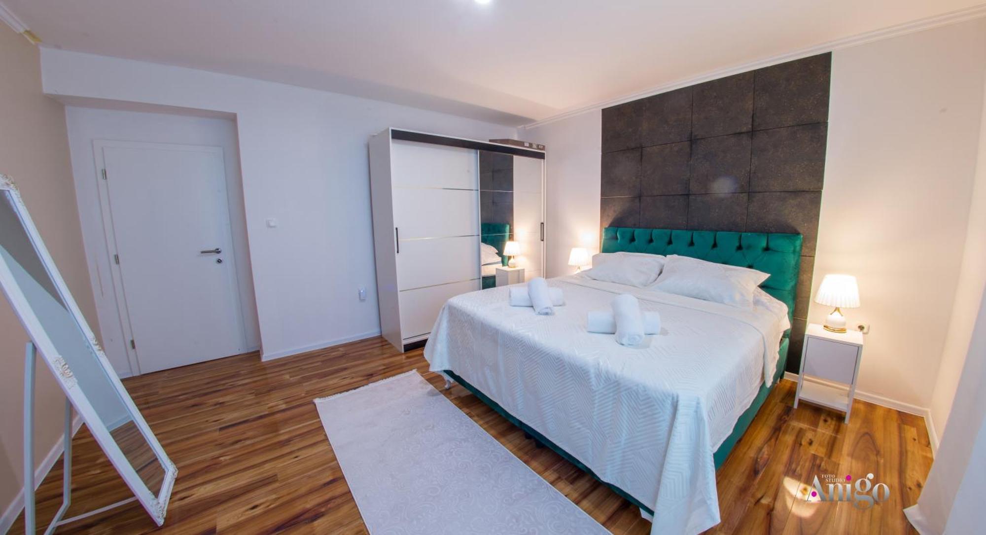 Luxury Apartment Black And Gold Mostar Eksteriør bilde
