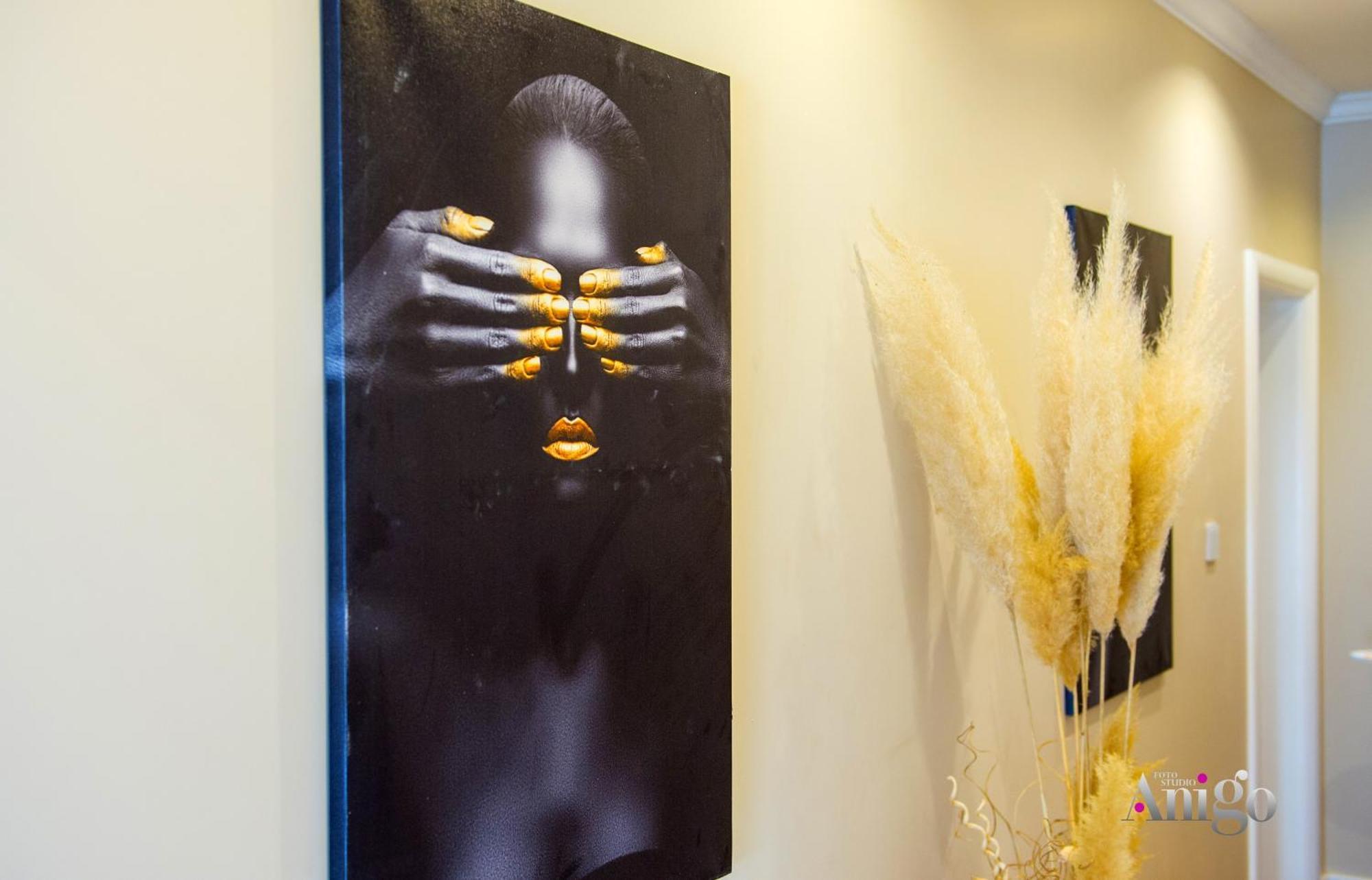 Luxury Apartment Black And Gold Mostar Eksteriør bilde