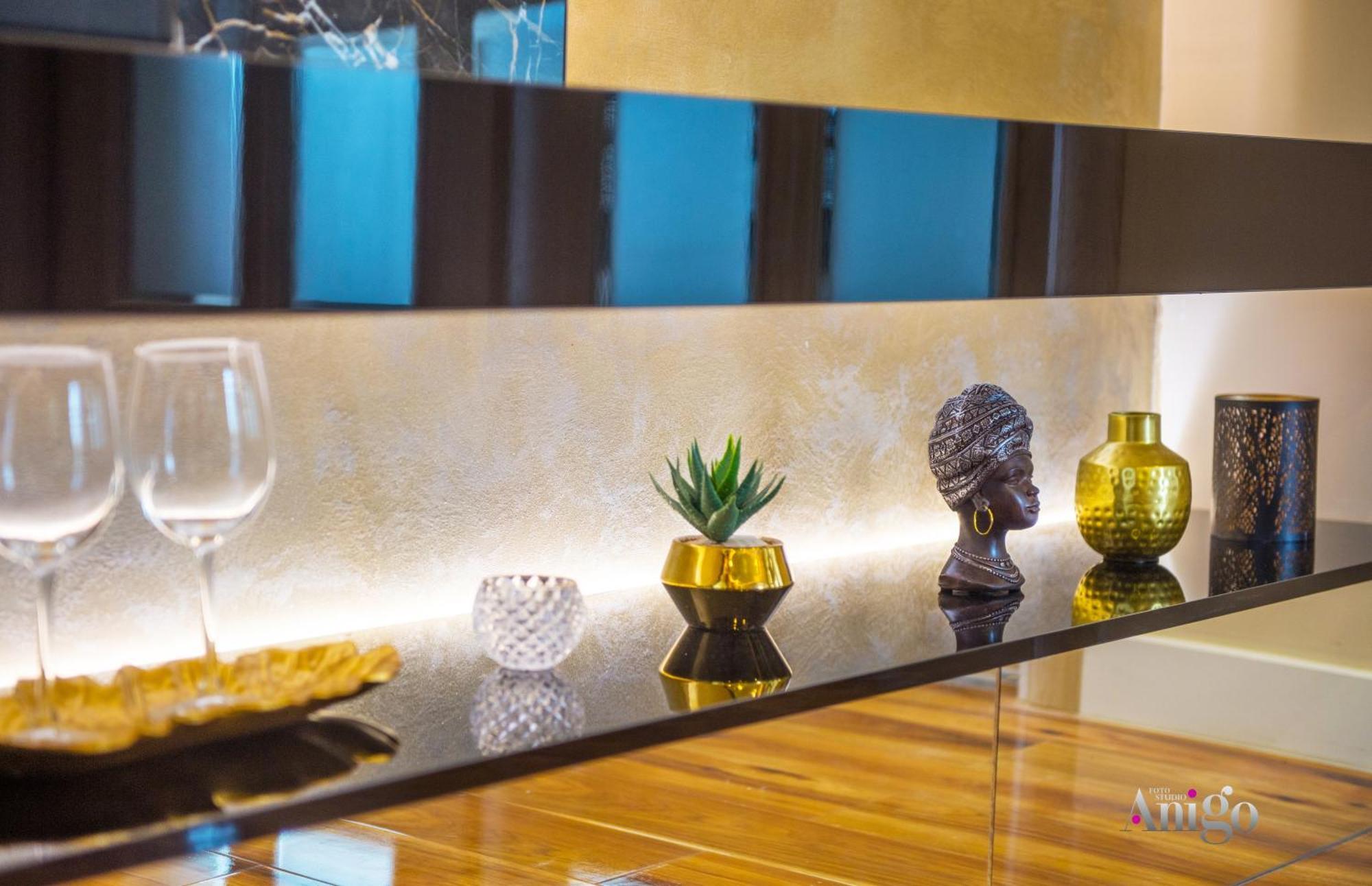 Luxury Apartment Black And Gold Mostar Eksteriør bilde