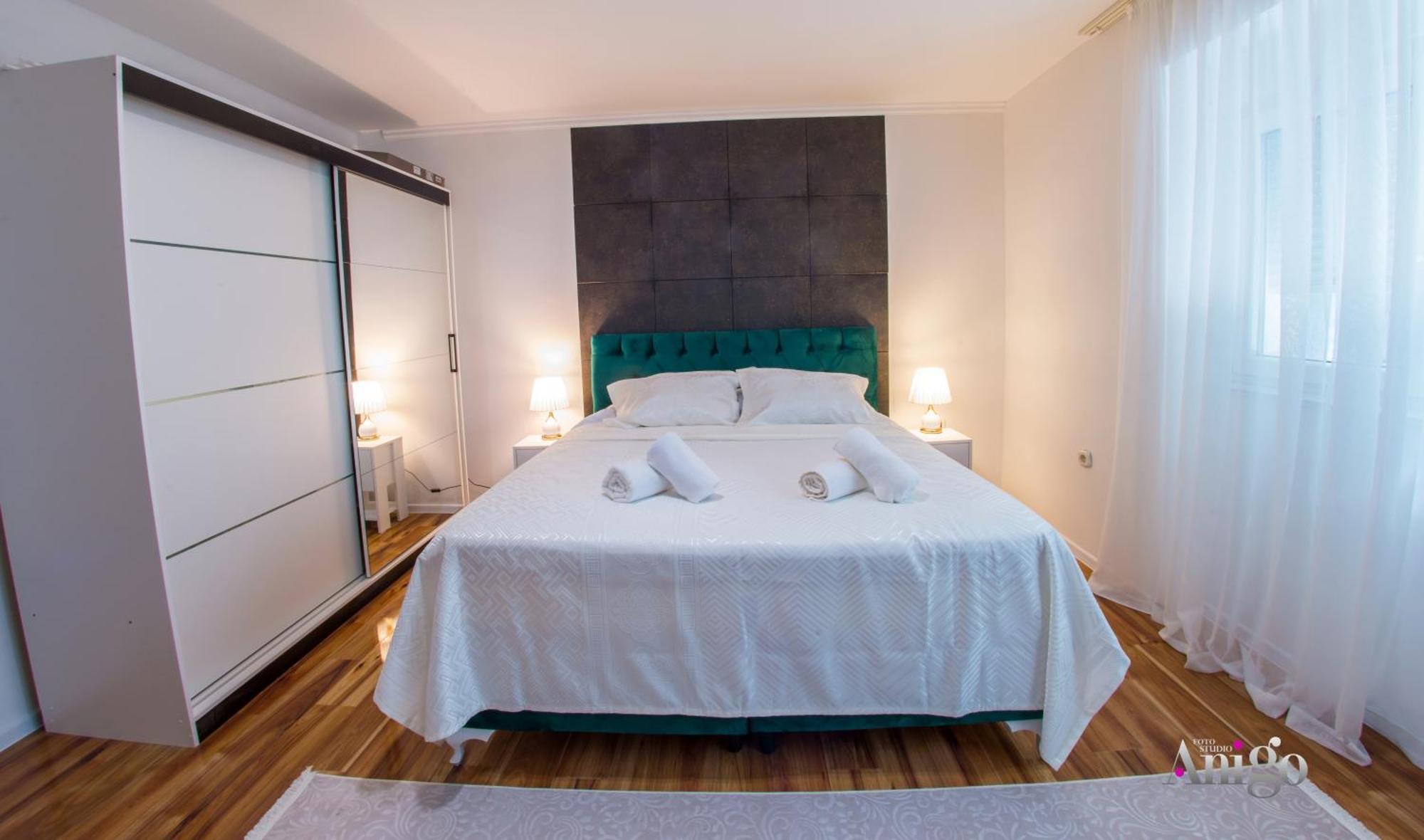 Luxury Apartment Black And Gold Mostar Eksteriør bilde
