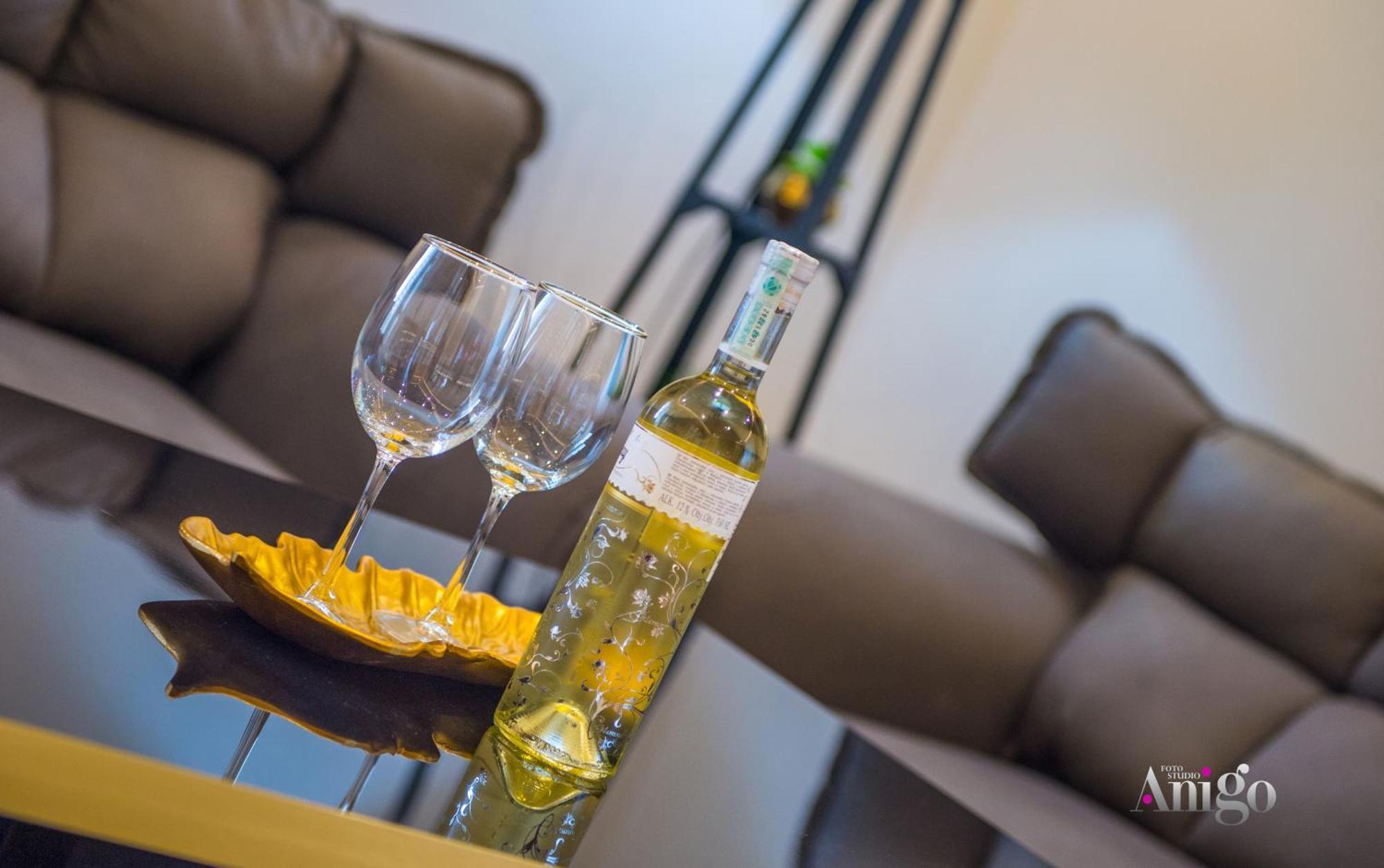 Luxury Apartment Black And Gold Mostar Eksteriør bilde